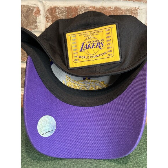 NBA Los Angeles Lakers Adidas Special Edition 16x World Champions RARE Hat Cap - Picture 5 of 9
